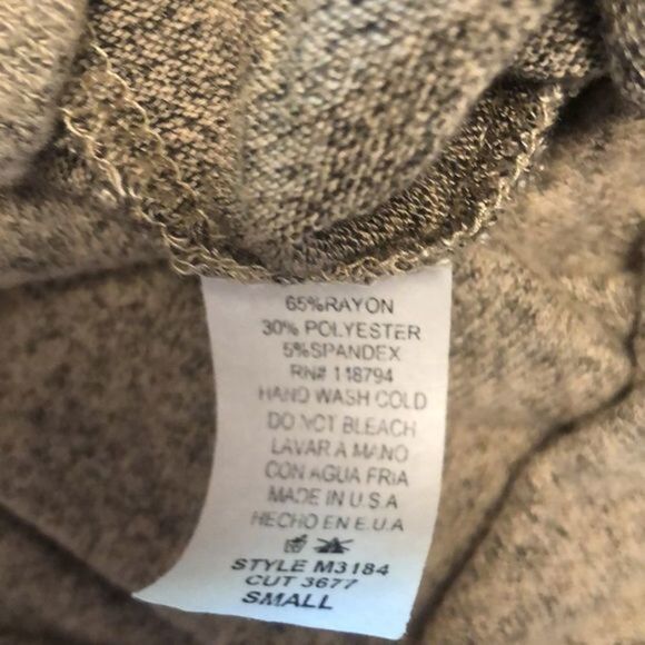 🟢NWOT Light sweater with cowl neck and cuff sleeve - Picture 4 of 6